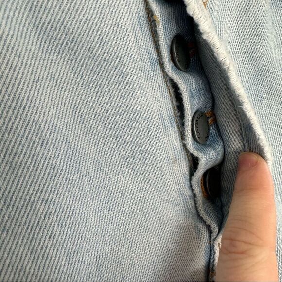 LF Carmar Women’s 26 Dakota Emelia Distressed Knee Crop Jeans - Picture 7 of 9